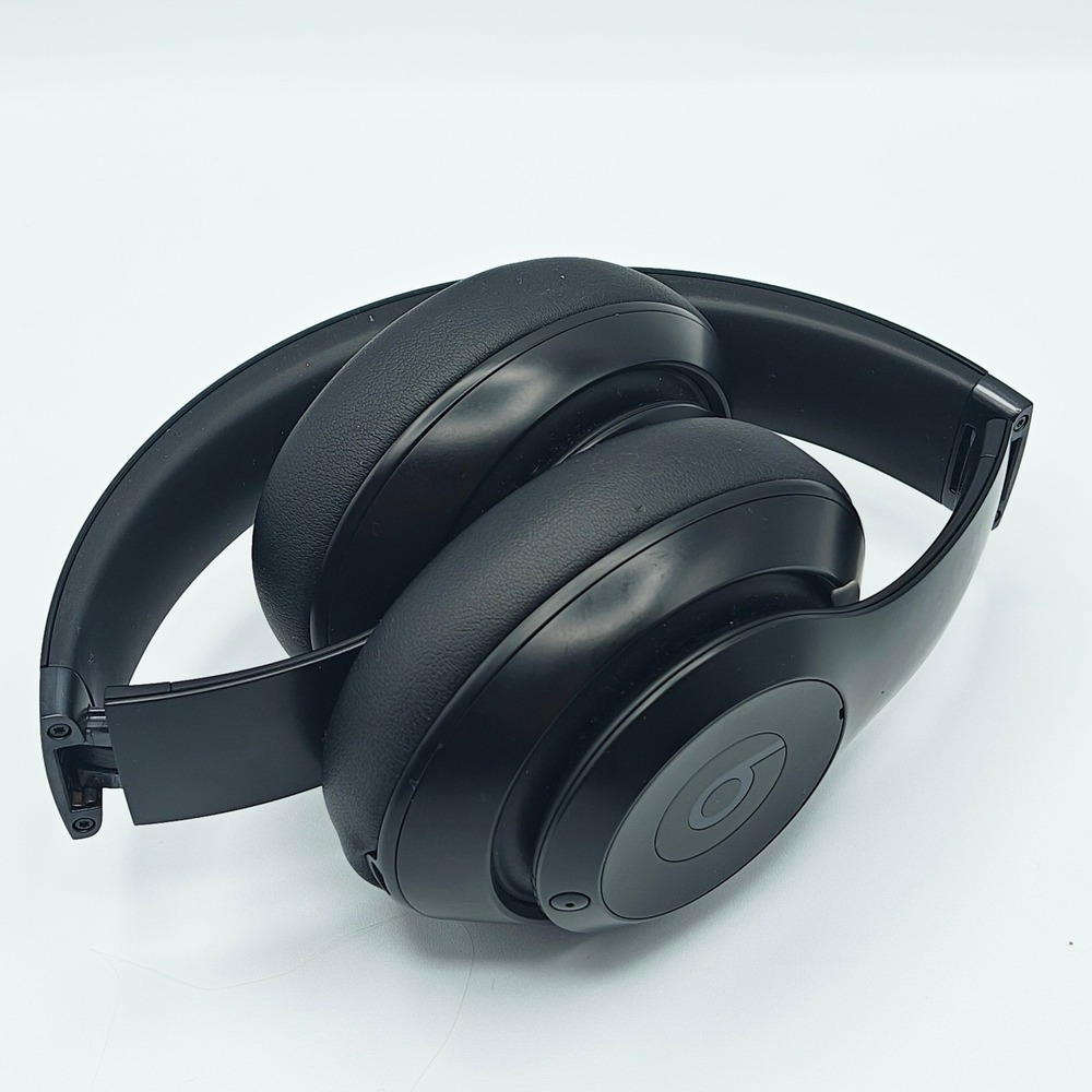 Beats Studio Pro | Black | Excellent Condition | 2024 Model - Picture 7 of 8